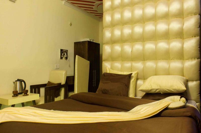 Hotel Ashirward Массури Экстерьер фото